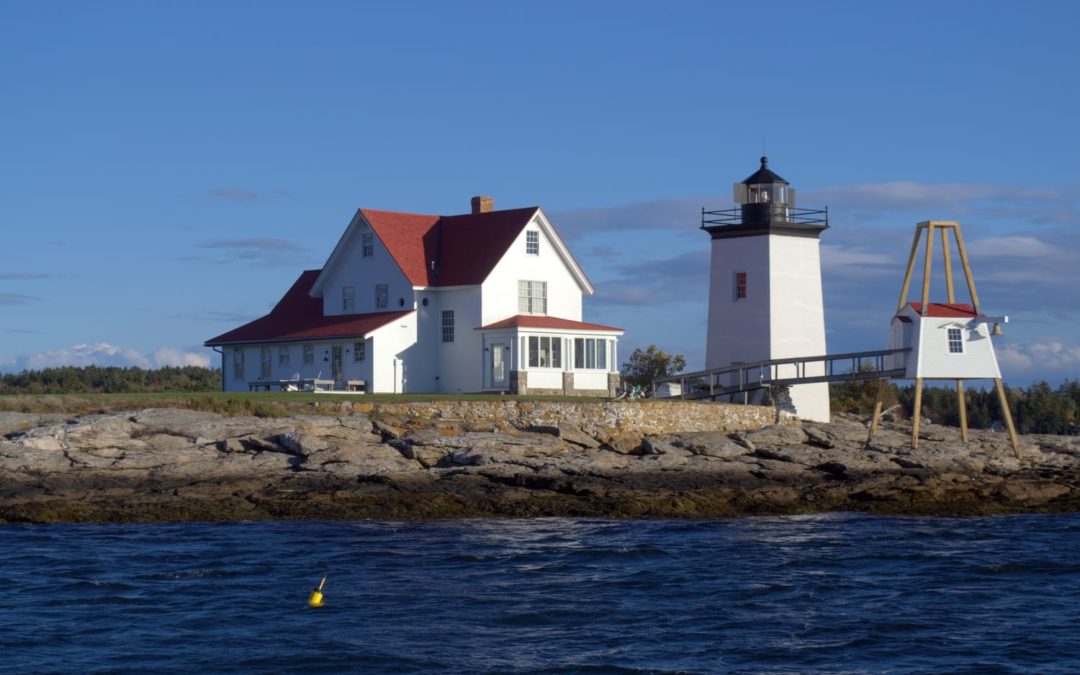 You Need to See the Hendrick’s Head Lighthouse in Maine!